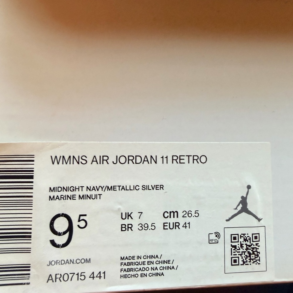 Jordan 11 Retro in Navy and Silver
